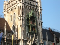 Glockenspiel in Rathaus.jpg